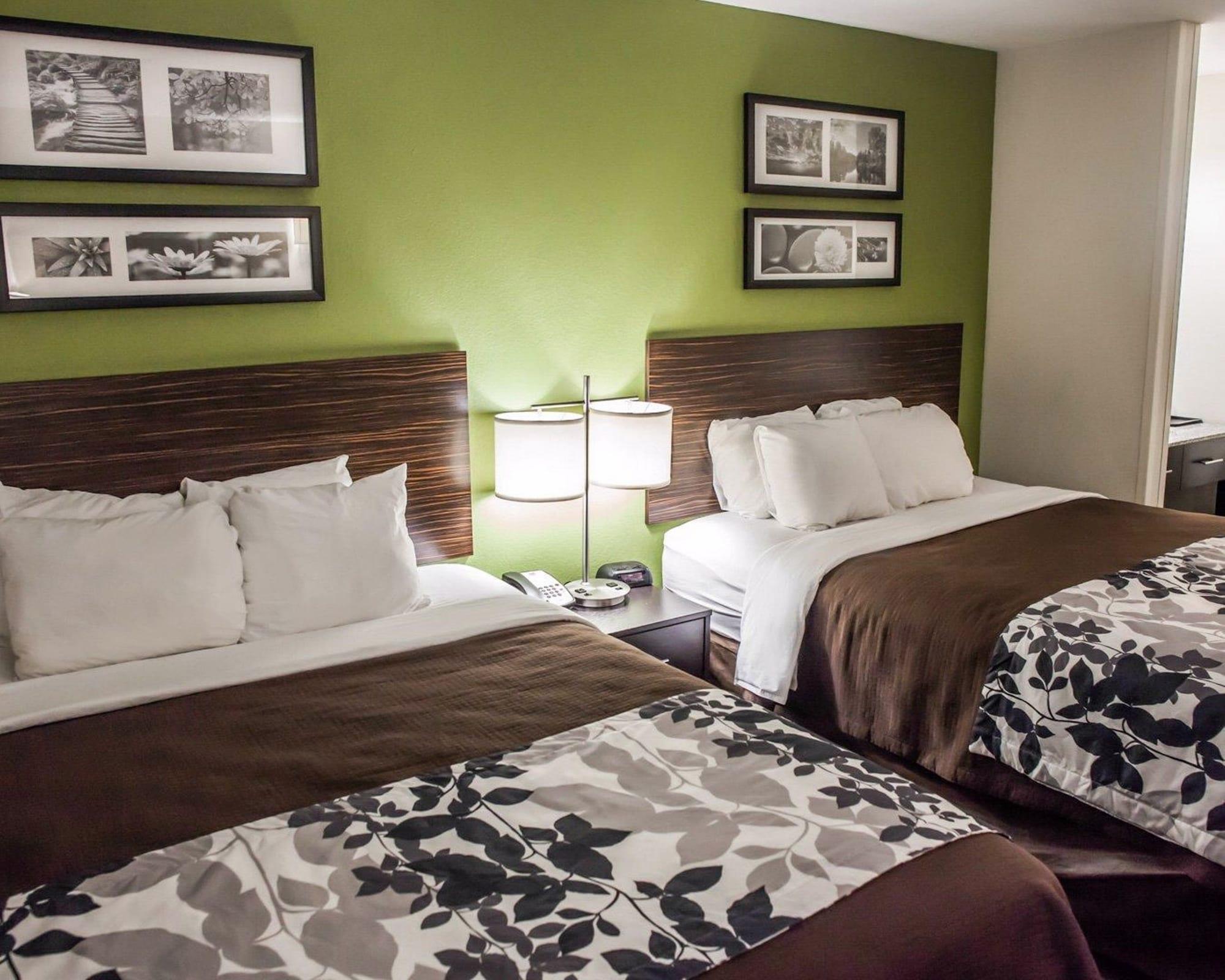 Garner Hotel Topeka West By Ihg Exterior photo