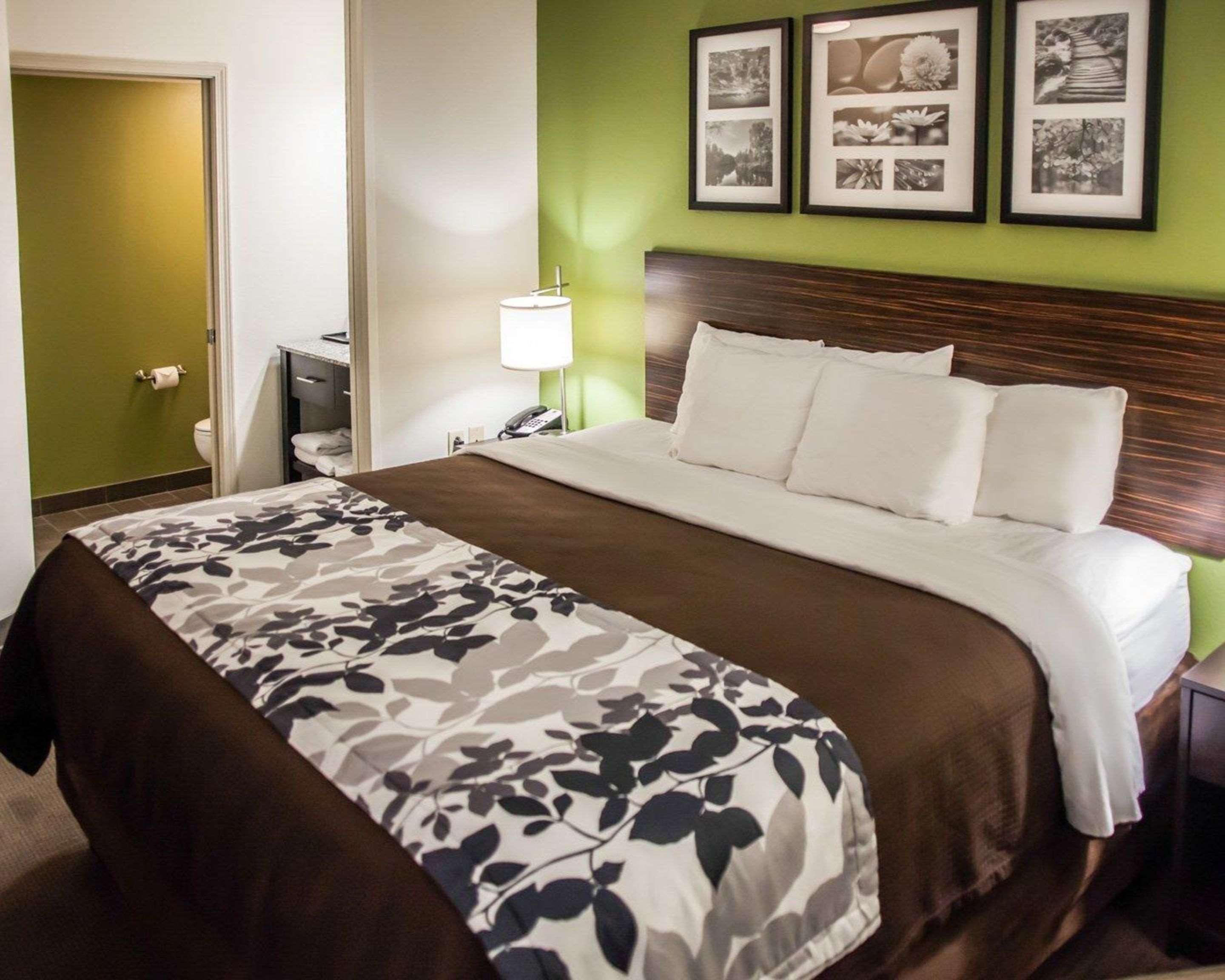 Garner Hotel Topeka West By Ihg Exterior photo