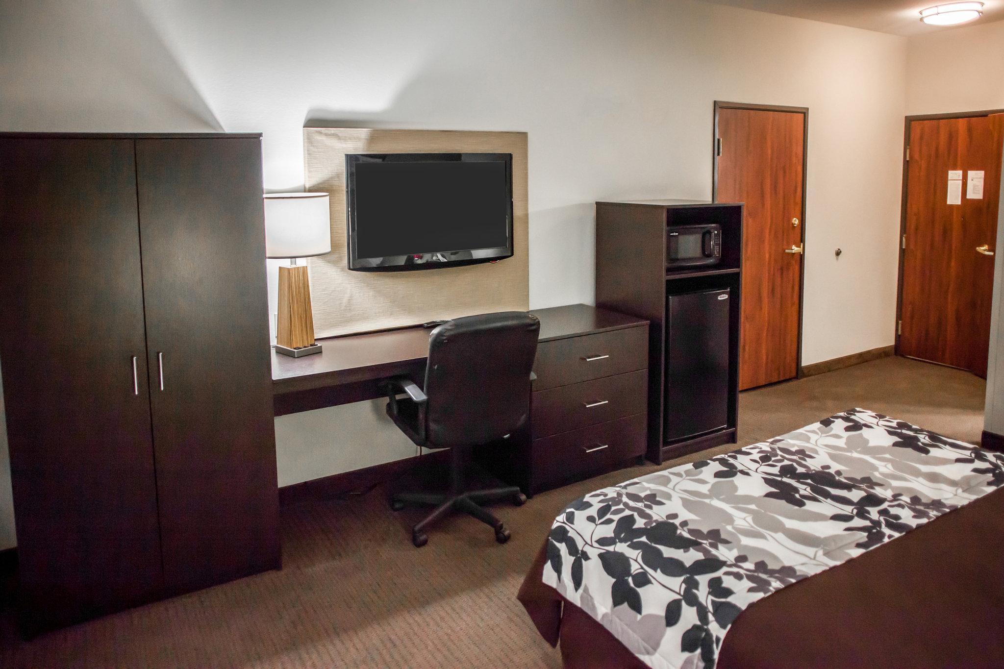 Garner Hotel Topeka West By Ihg Exterior photo