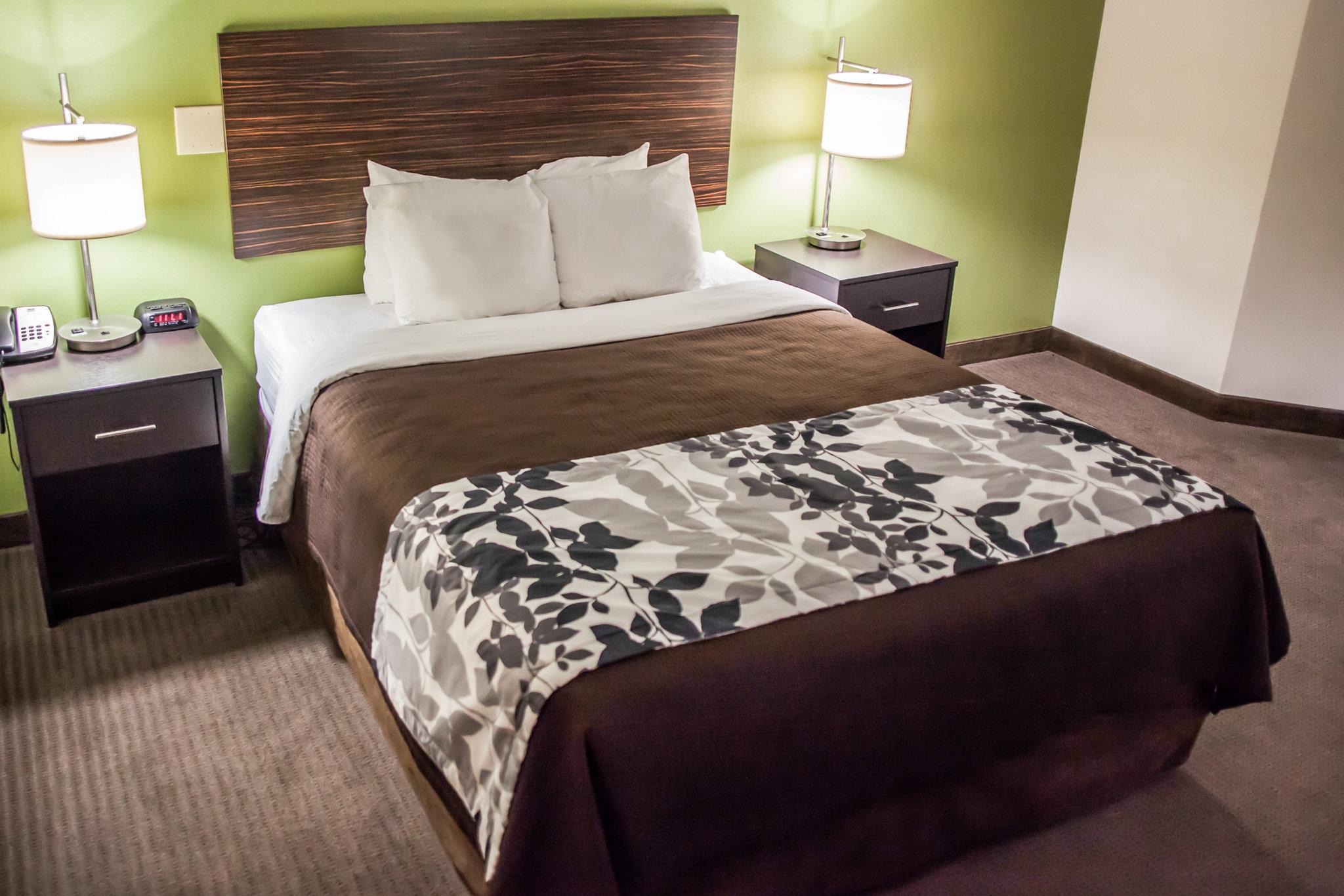 Garner Hotel Topeka West By Ihg Exterior photo
