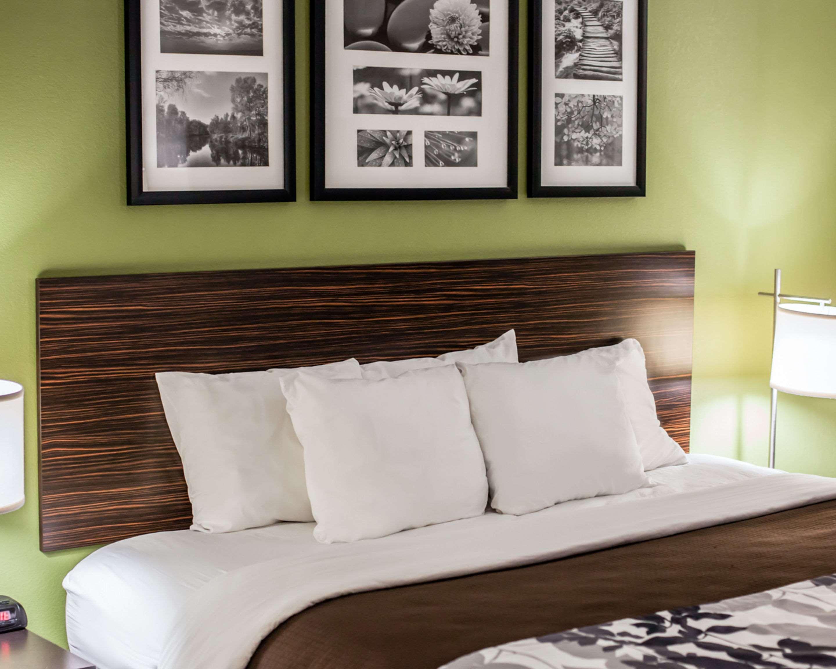 Garner Hotel Topeka West By Ihg Exterior photo